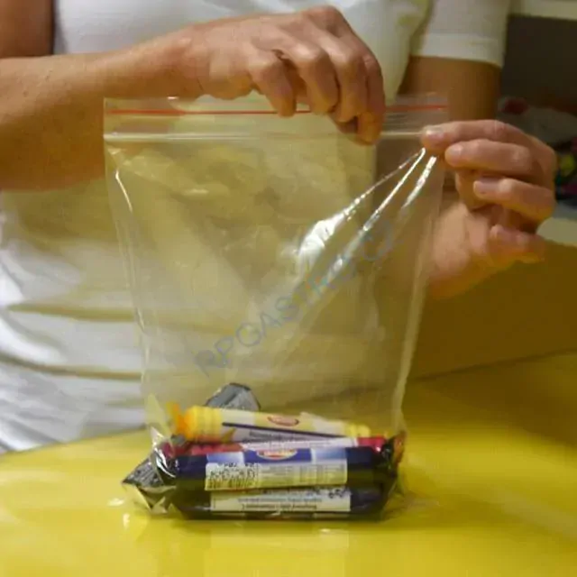 Rychlouzavírací sáčky s eurozávěsem 25 x 35 cm [100 ks] (68925.1 - 8CHC)