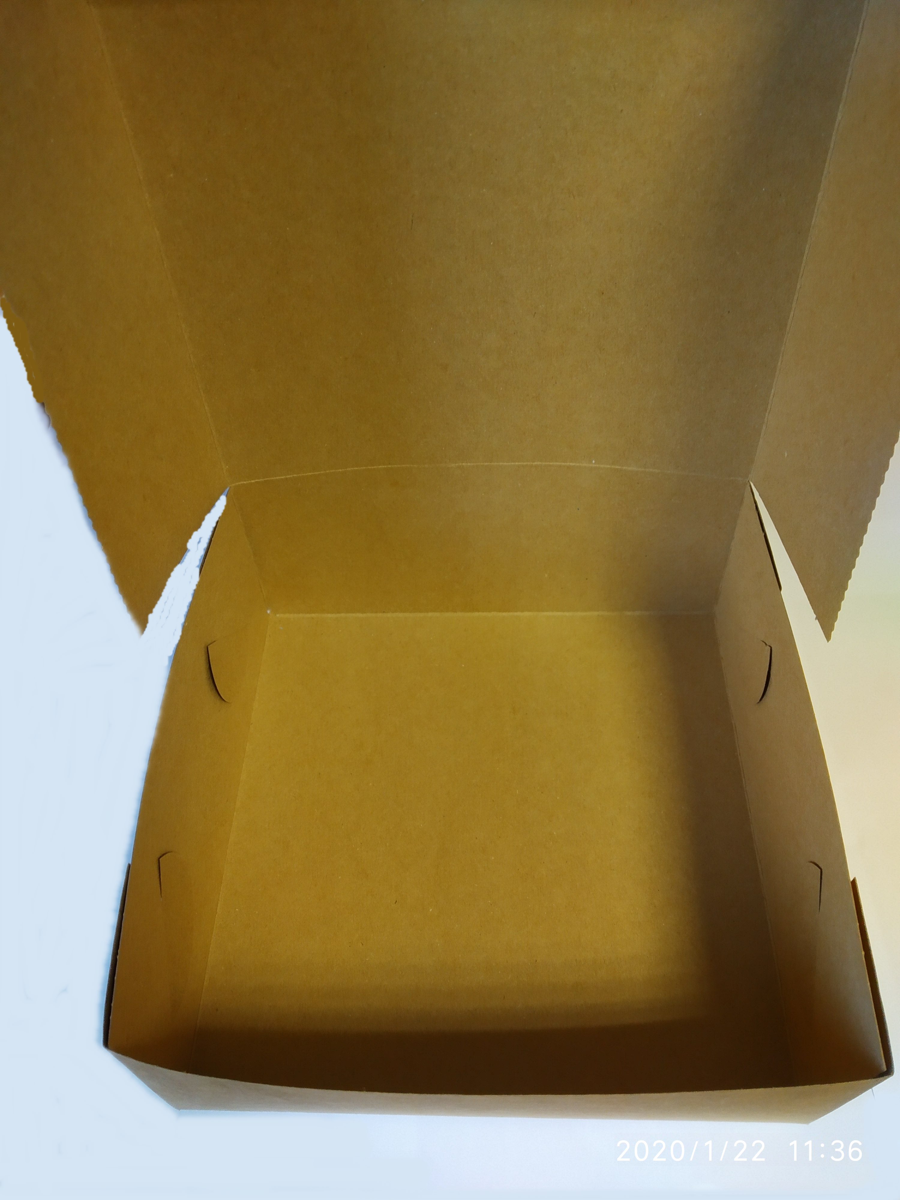 Dortová krabice kraft s motivem 28 x 28 x 11 cm [1 ks] (71705.25-E11C)